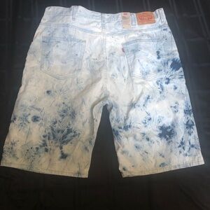 Levi’s 569 Loose Straight Bleach Wash Jean Shorts Waist 44 MENS “NWT”